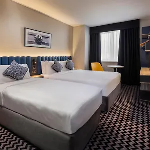 Hotel Academy Plaza ***